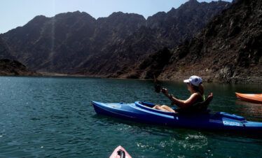 Explora las montañas de Dubái en la región de Hatta