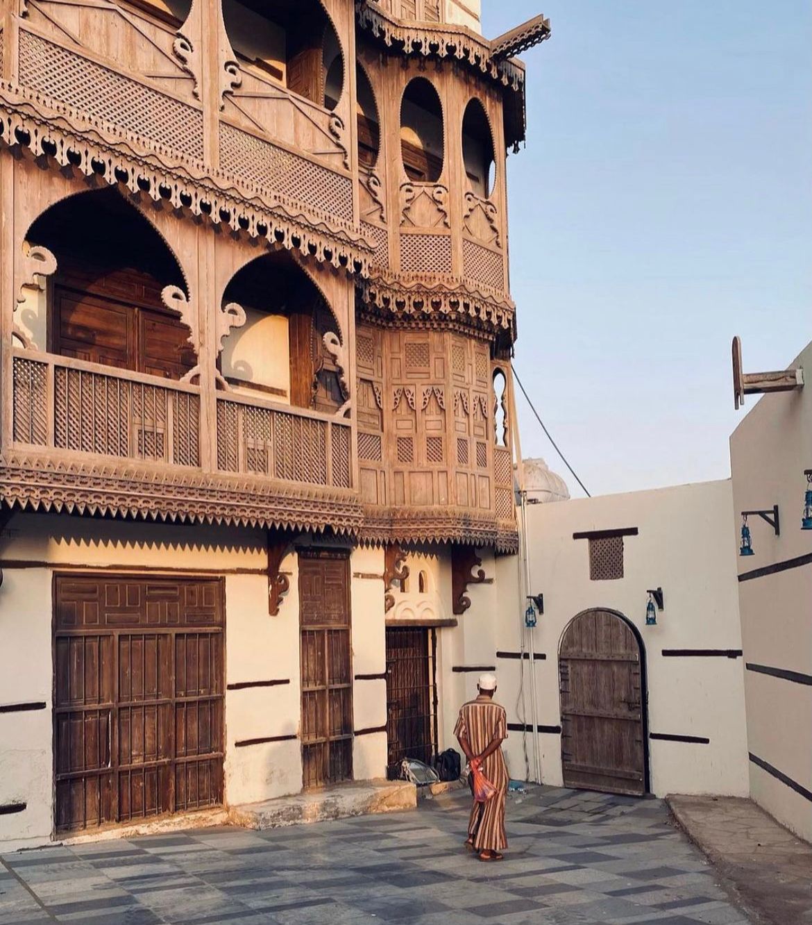 Arquitectura tradicional de Yeda en Arabia Saudí durante tour con Passion Dubai Tours