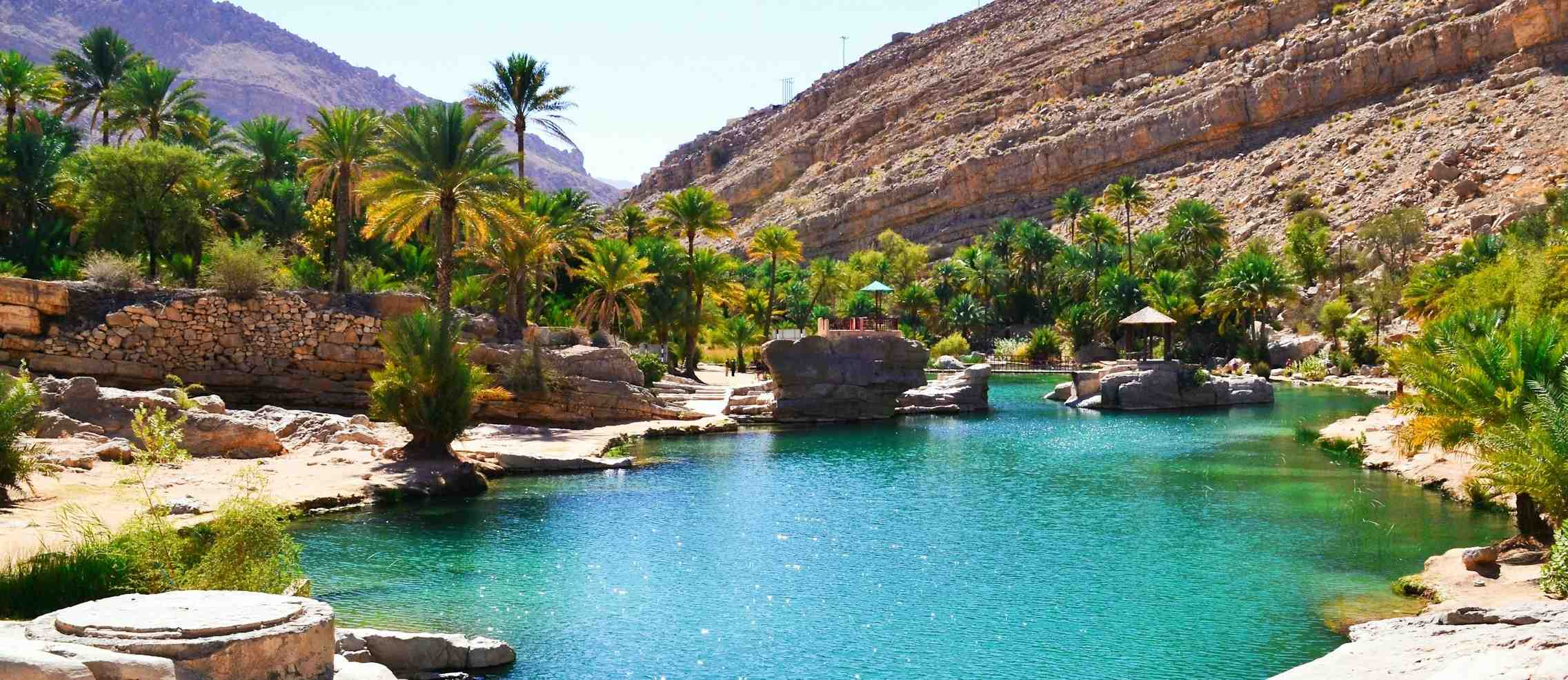 Wadi Shab en Omán – Excursión privada y tour cultural en español